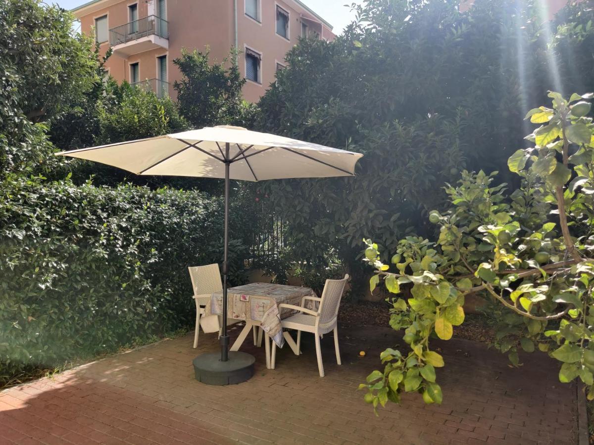 Appartamenti Con Giardino E Posto Auto Per Famiglie Finale Ligure Exterior foto