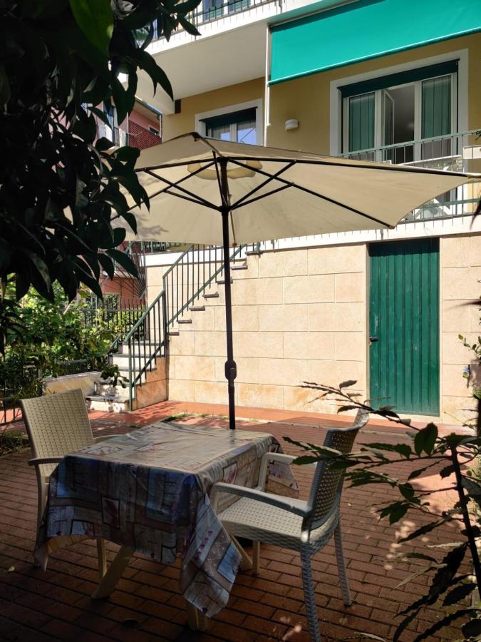 Appartamenti Con Giardino E Posto Auto Per Famiglie Finale Ligure Exterior foto