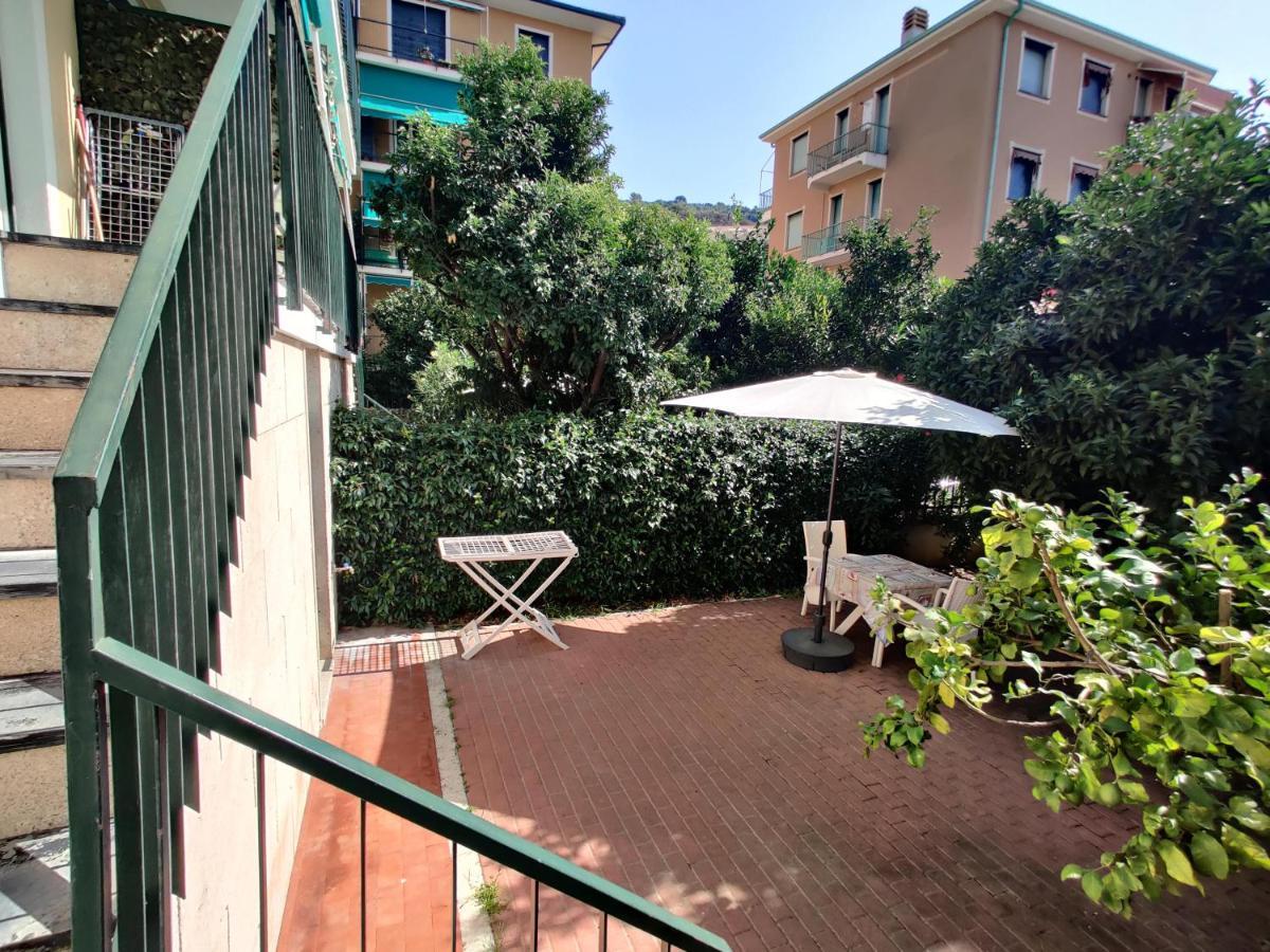 Appartamenti Con Giardino E Posto Auto Per Famiglie Finale Ligure Exterior foto